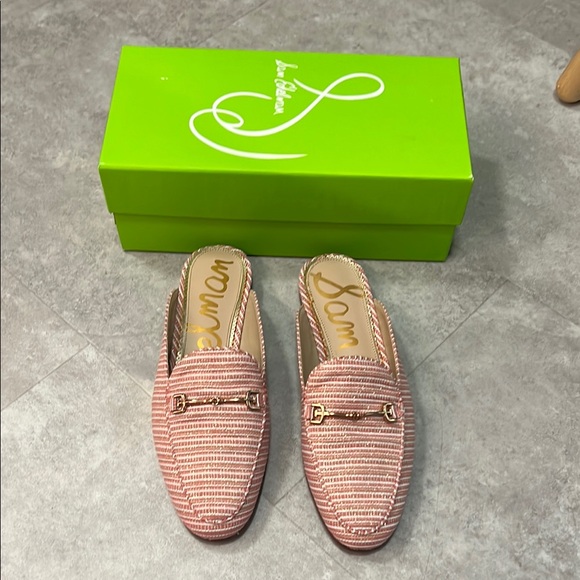 Mules - Picture 1 of 8